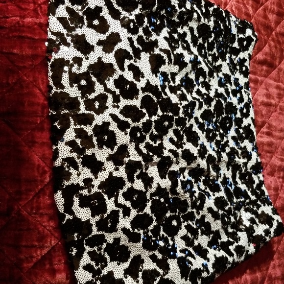 Guess black and white sequined mini skirt - Picture 5 of 8